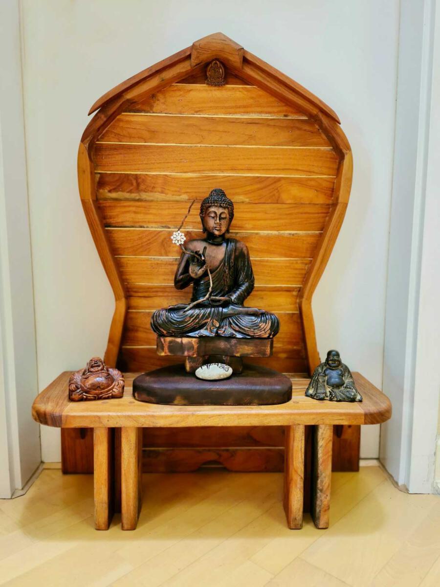 Altar Shakyamuni, Teakholz